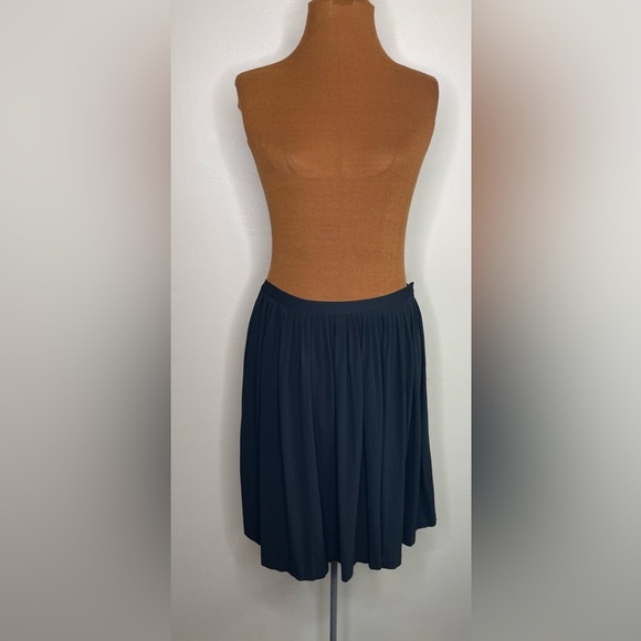GAP Pleated Elegant Black Mini Skirt Size Medium - Picture 1 of 7